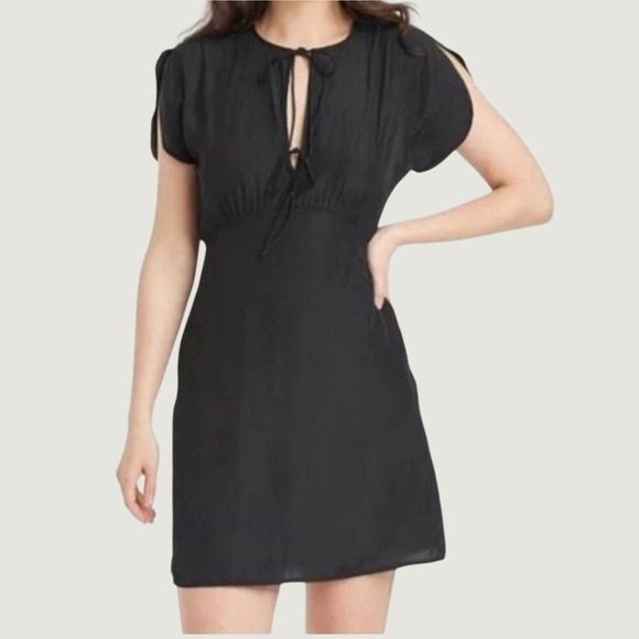 Universal Thread Dresses & Skirts - Universal Thread Tie Front Flutter Short Sleeve Mini Dress Womens Medium Black
